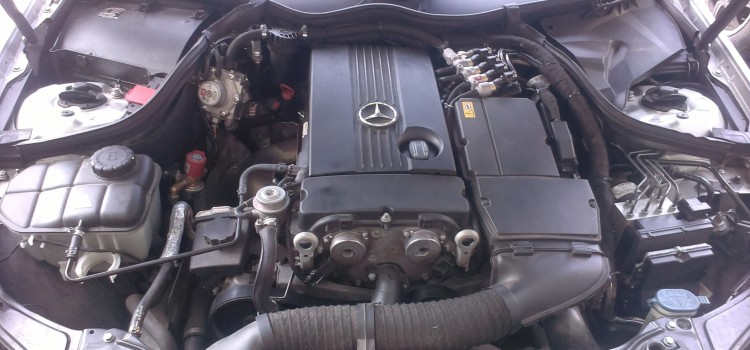 Установленный на Mercedes Compresor комплекта ГБО brc PlugNdrive Установленный на Mercedes Compresor комплекта ГБО brc PlugNdrive